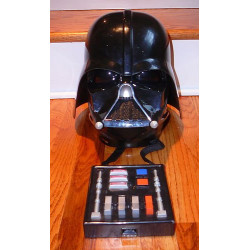 Capacete do Darth Vader que muda a voz e com sons Star Wars Usado