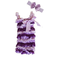 Macacão de Babados em Renda